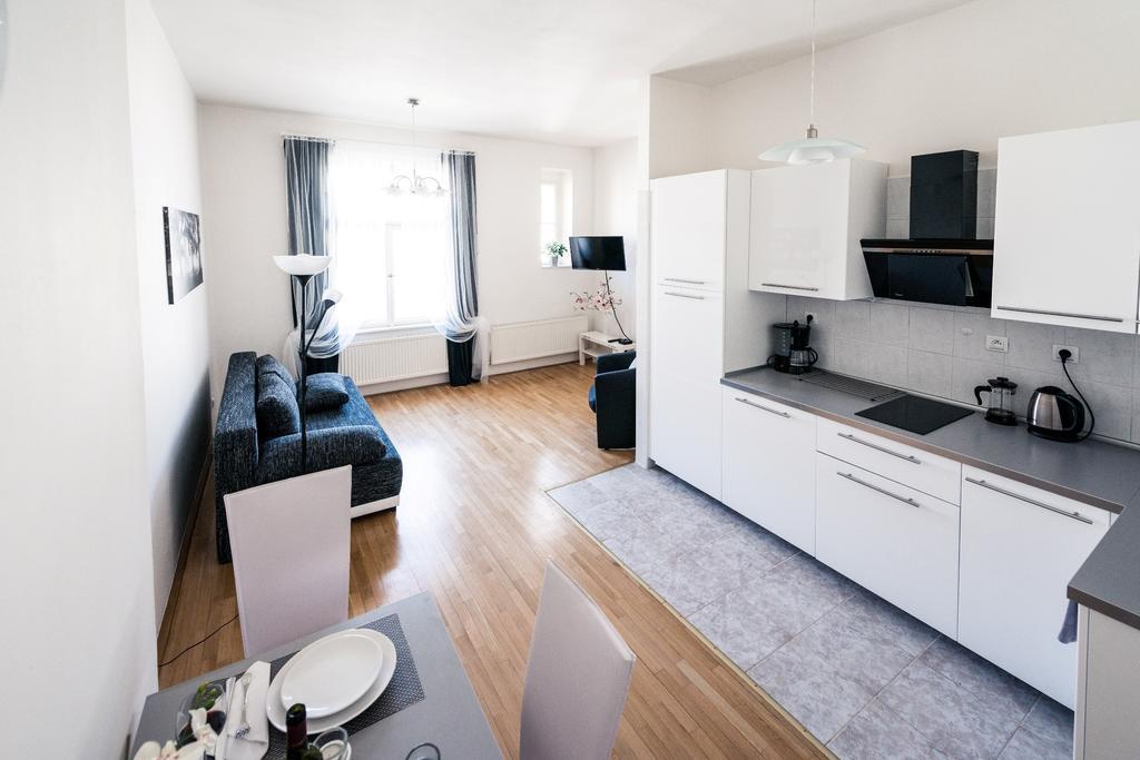 Modern Apartment Riegrovy Sady Prag Rum bild